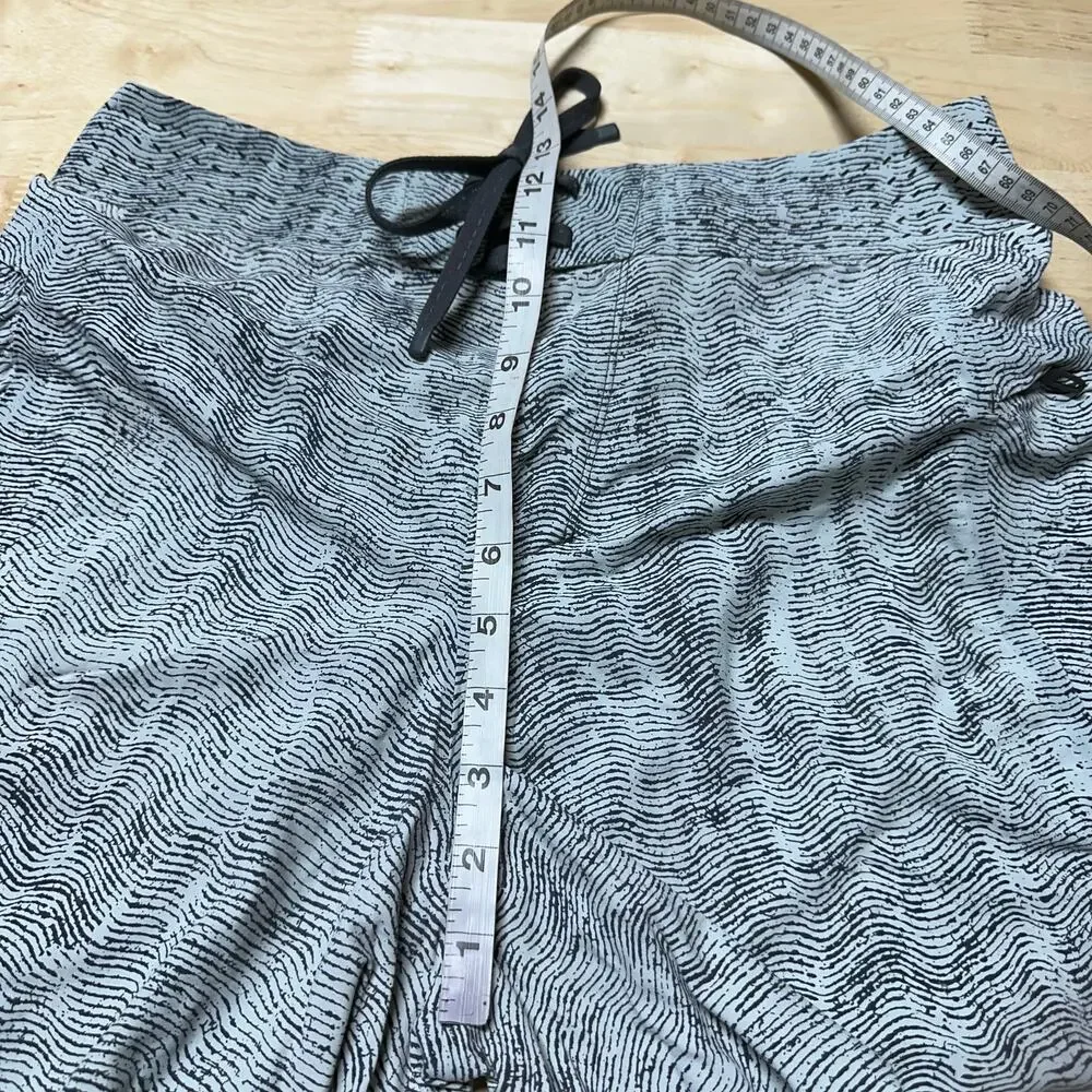 Lululemon Current State Board Short 9 Inch Graphite Grey Men's Size 30 EUC